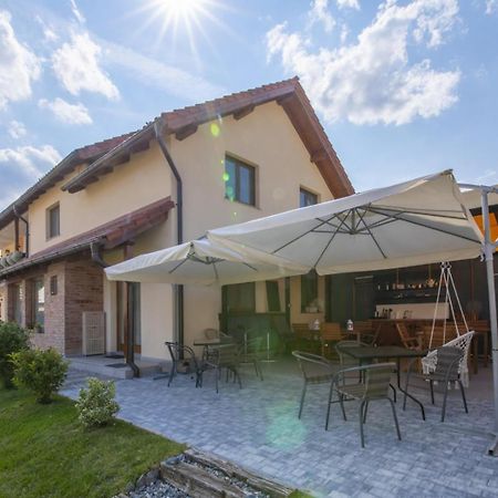 Ama Guest House Turda Exterior photo