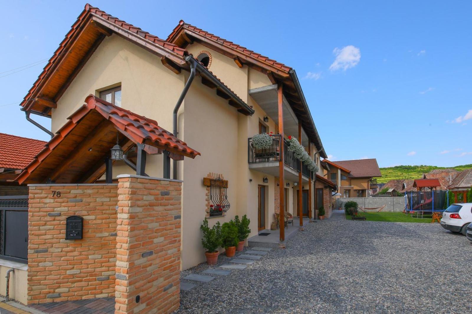 Ama Guest House Turda Exterior photo