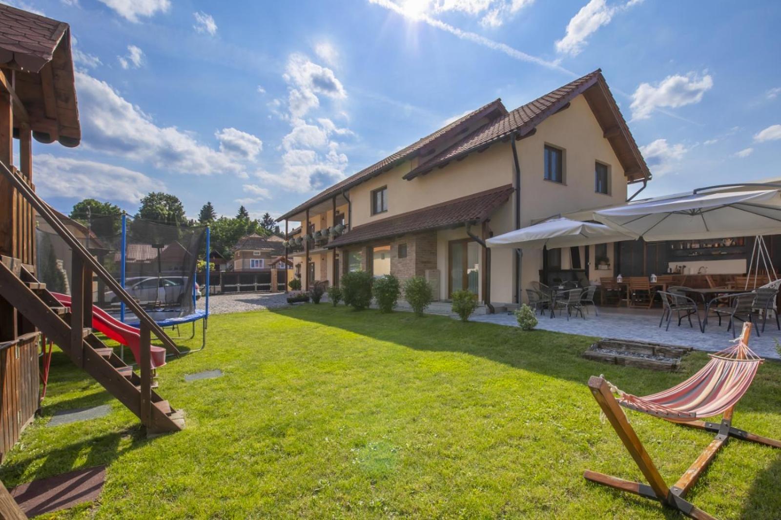 Ama Guest House Turda Exterior photo