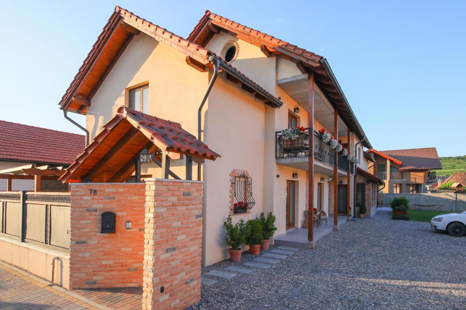 Ama Guest House Turda Exterior photo