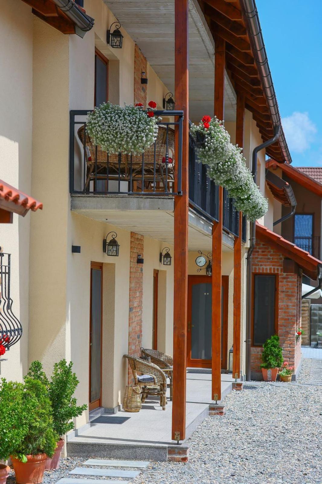 Ama Guest House Turda Exterior photo