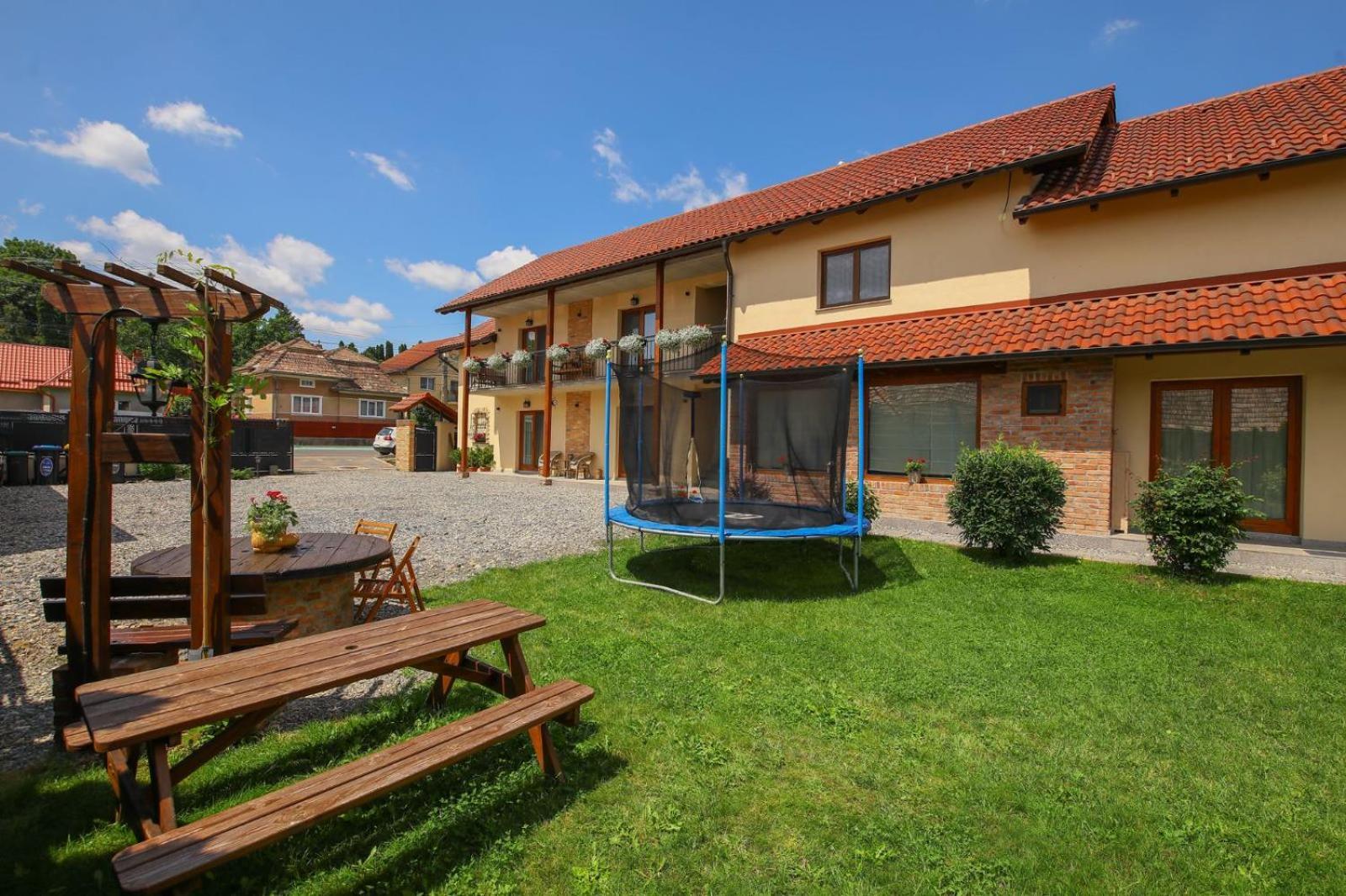 Ama Guest House Turda Exterior photo