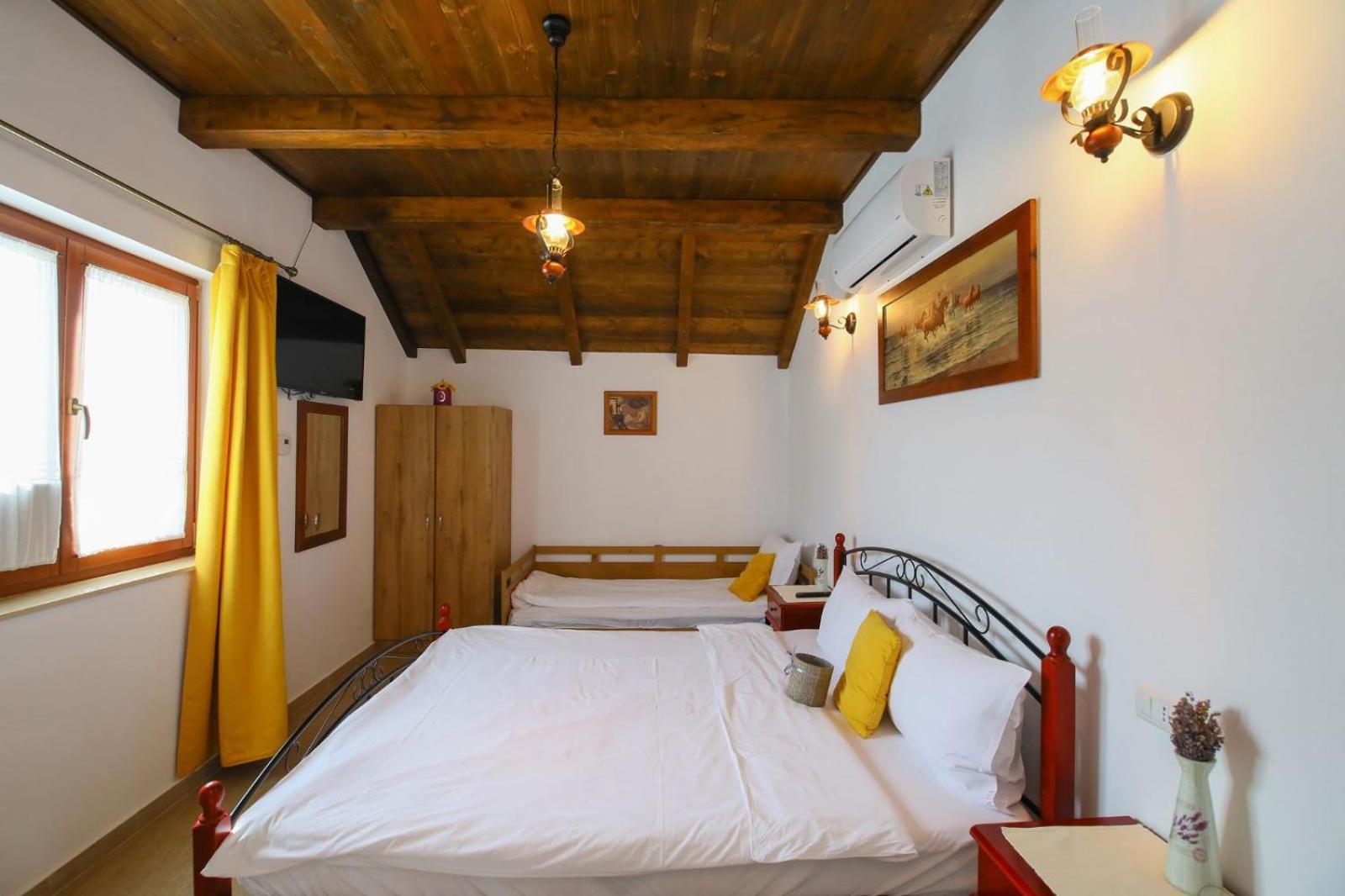 Ama Guest House Turda Exterior photo